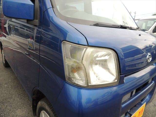 Daihatsu Hijet Cargo 10