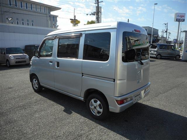 Daihatsu Hijet Cargo 12