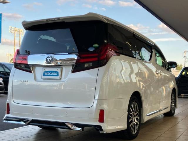 Toyota Alphard 6