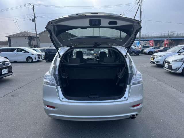 Toyota Mark X ZiO 9