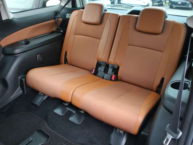 Subaru Exiga Crossover7 12