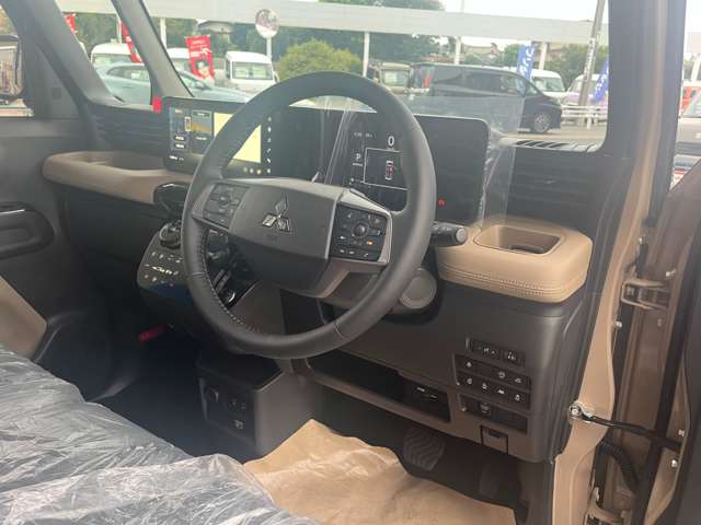 Mitsubishi Delica Mini 11