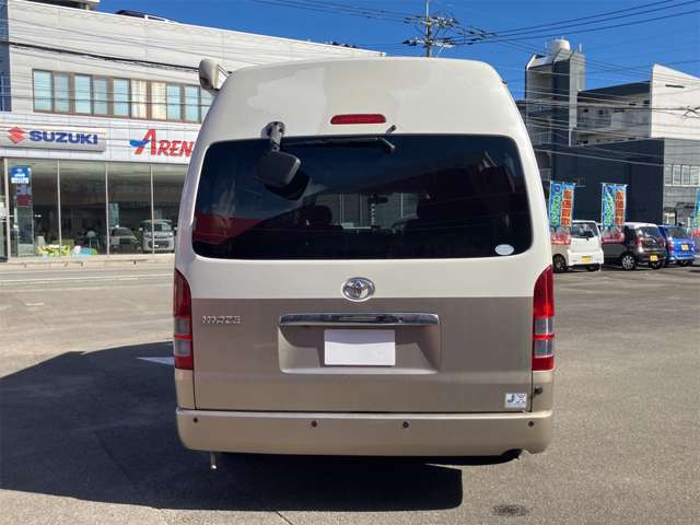 Toyota Hiace Van 6
