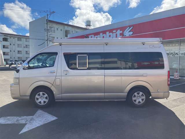 Toyota Hiace Van 8