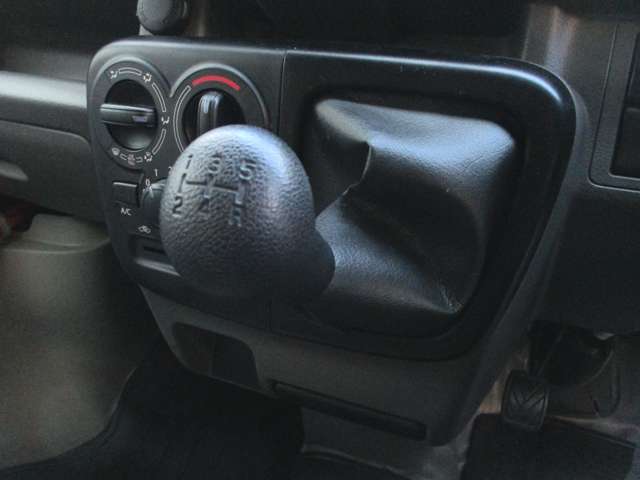 Nissan NV100 Clipper 7