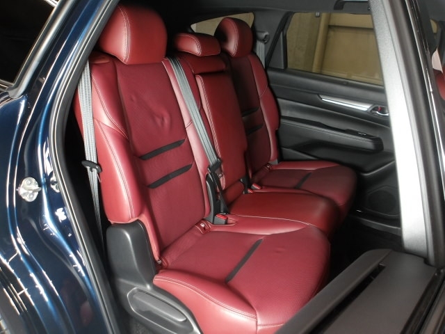 Mazda CX-8 11