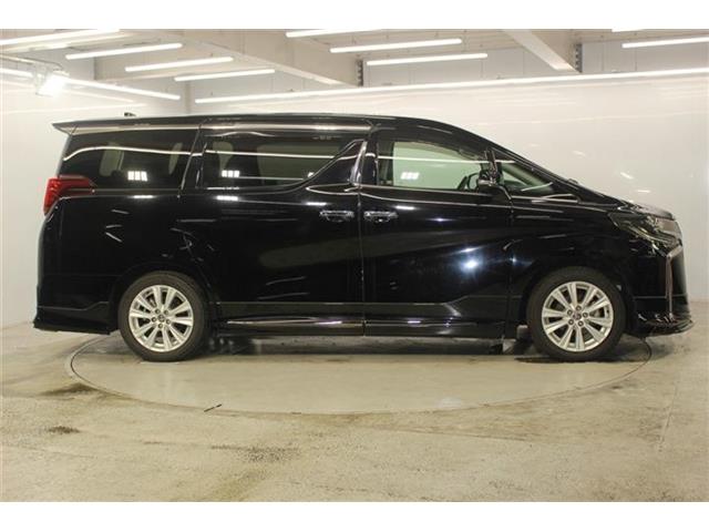 Toyota Alphard 5