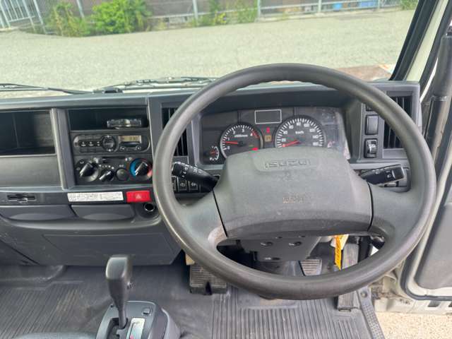 Isuzu Elf 10
