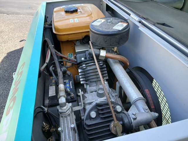 Toyota Hiace Van 12