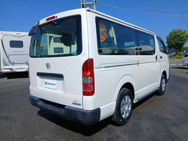 Toyota Hiace Van 6