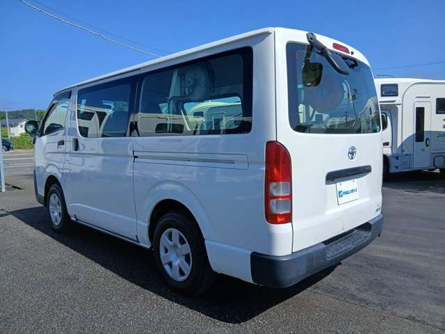 Toyota Hiace Van 7