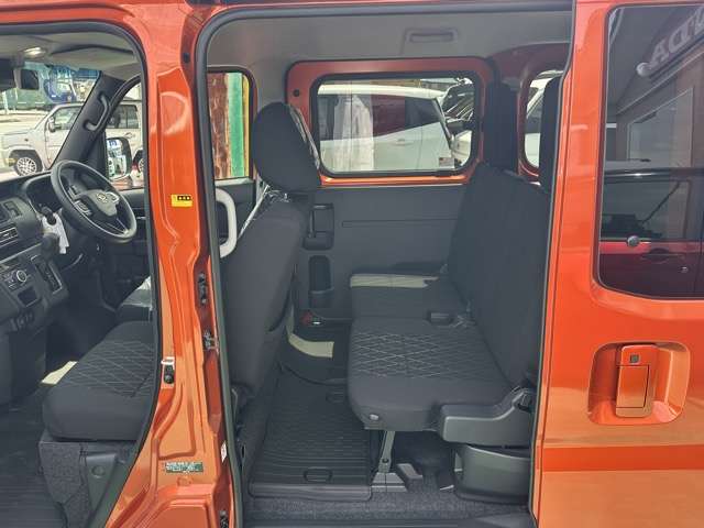Daihatsu Atrai 6