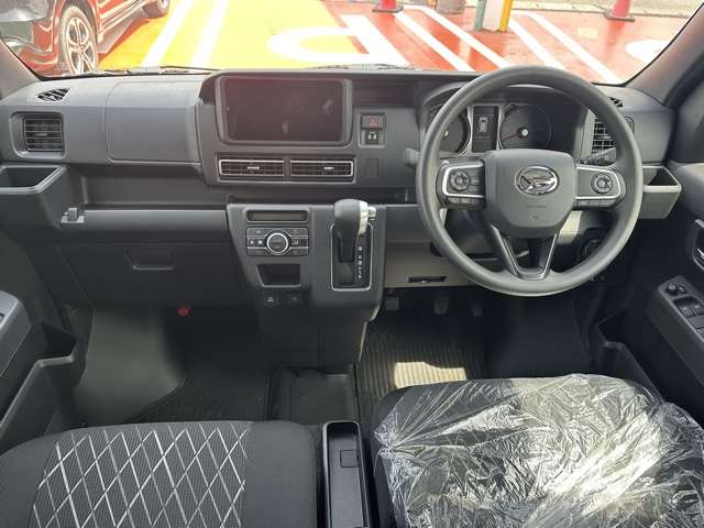 Daihatsu Atrai 7
