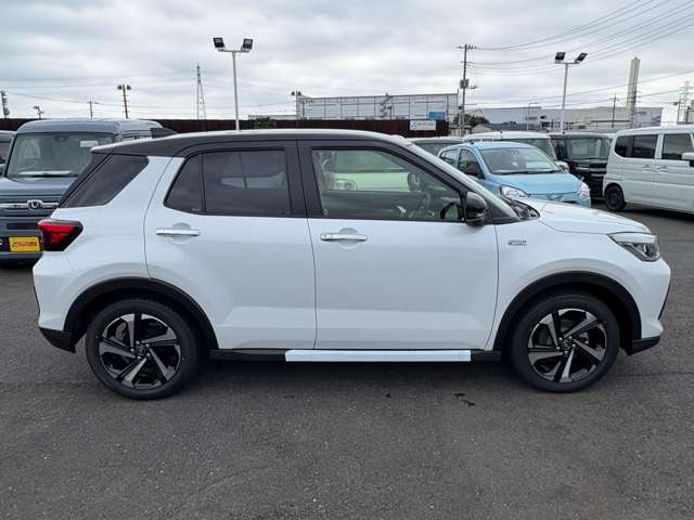 Daihatsu Rocky 7