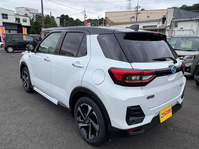 Daihatsu Rocky 10