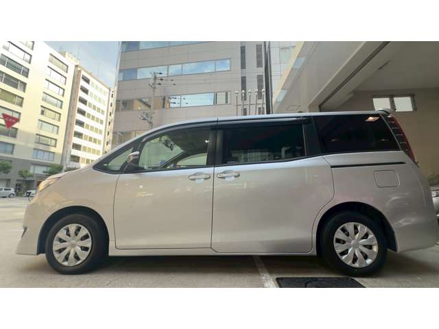 Toyota Noah 12