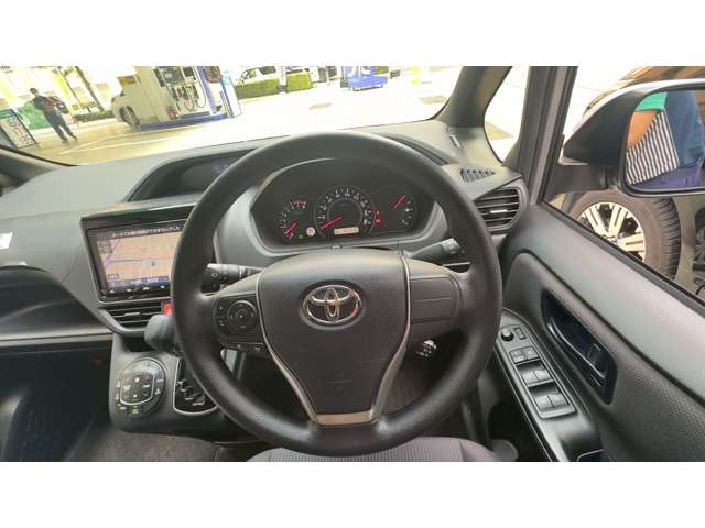 Toyota Noah 3