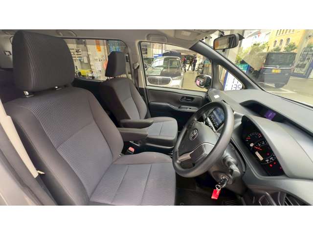 Toyota Noah 6