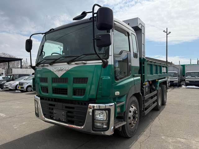 Isuzu Giga 4
