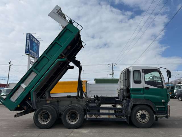 Isuzu Giga 10