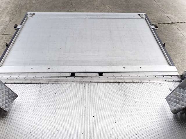 Isuzu Forward 12