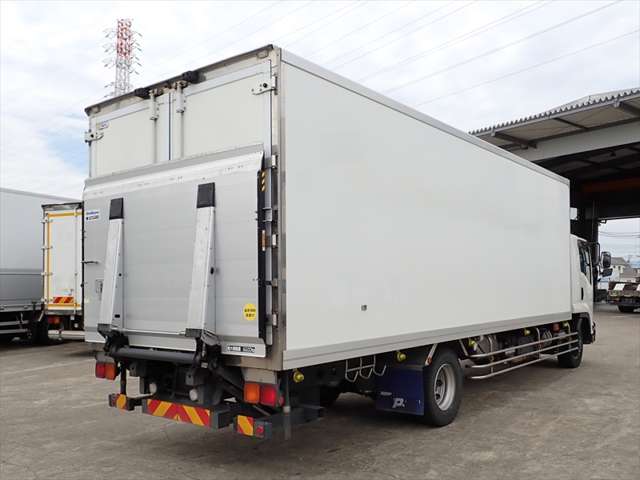 Isuzu Forward 2