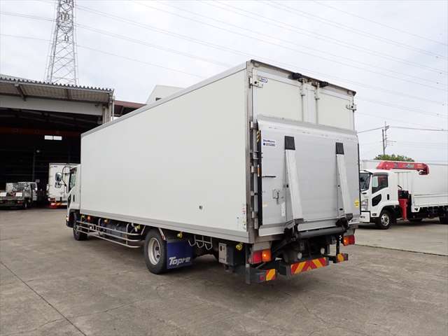 Isuzu Forward 4