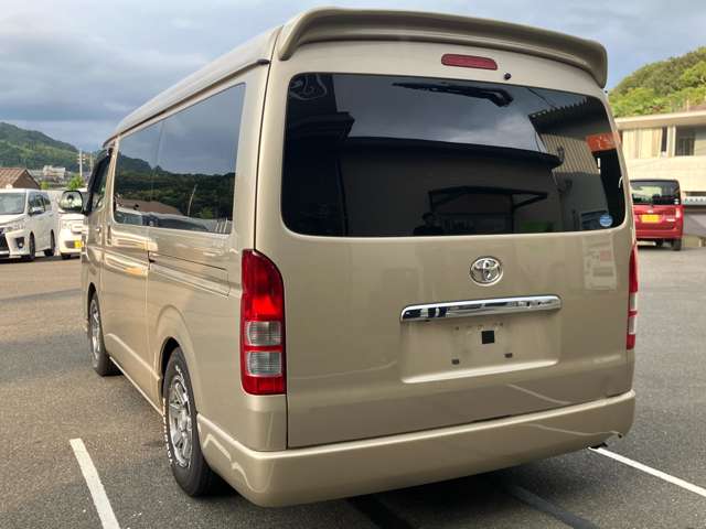 Toyota Hiace 12