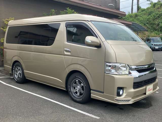 Toyota Hiace 2