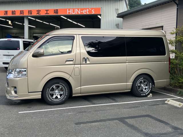 Toyota Hiace 8
