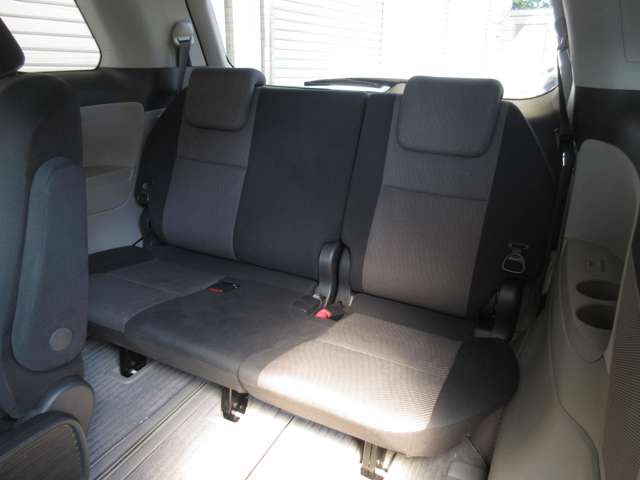Toyota Estima 12