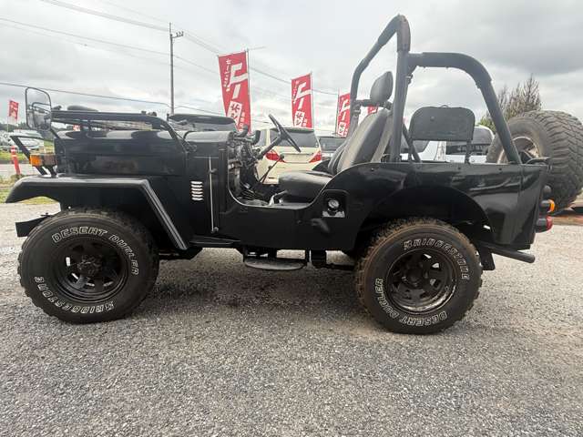 Mitsubishi Jeep 4