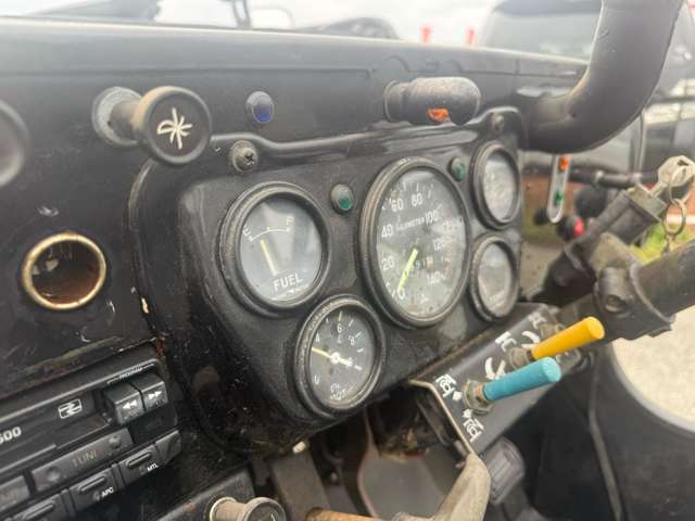 Mitsubishi Jeep 8