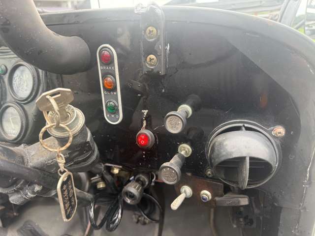 Mitsubishi Jeep 9