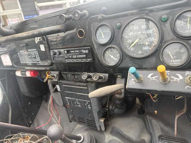 Mitsubishi Jeep 10