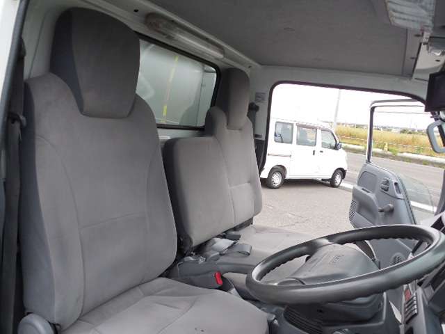 Isuzu Elf 12