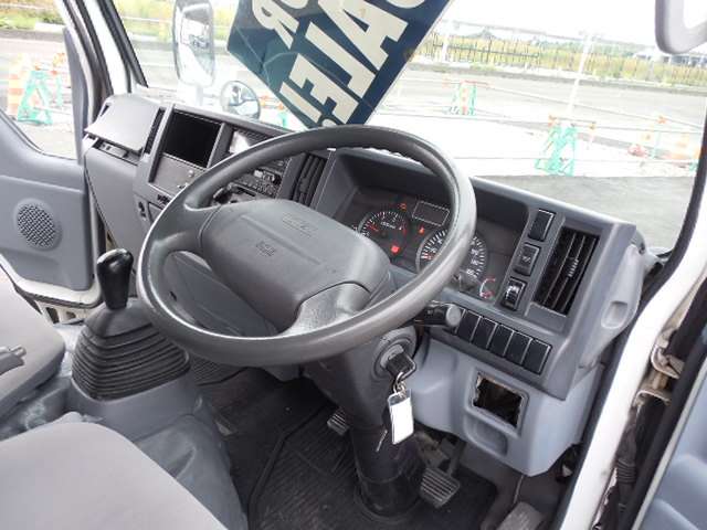 Isuzu Elf 9