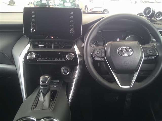 Toyota Harrier 11