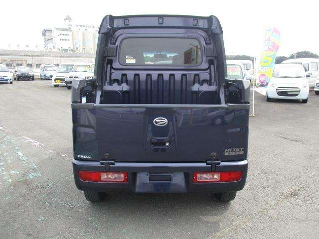 Daihatsu Hijet Deck Van 4