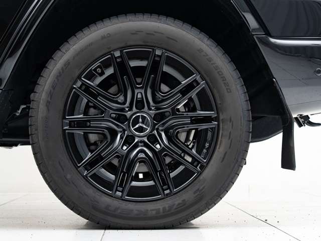 Mercedes-Benz G-Class 9