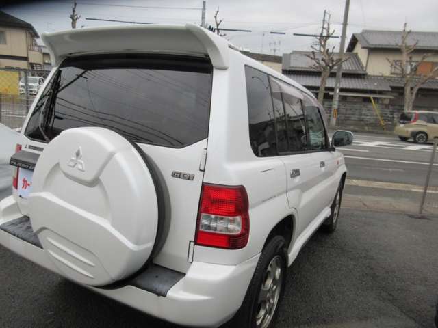 Mitsubishi Pajero iO 5