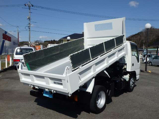 Isuzu Elf 6