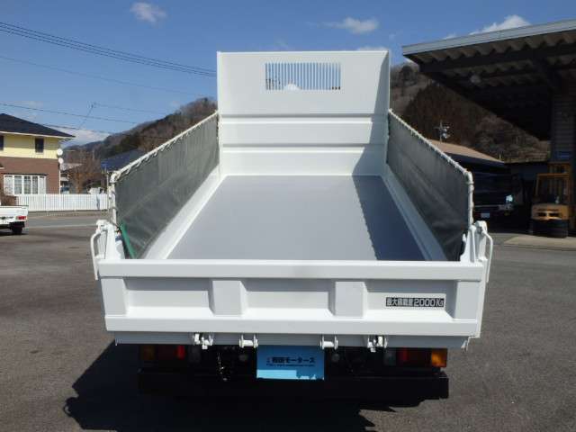 Isuzu Elf 7