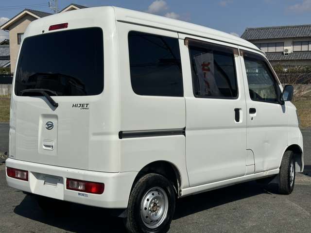 Daihatsu Hijet Cargo 4
