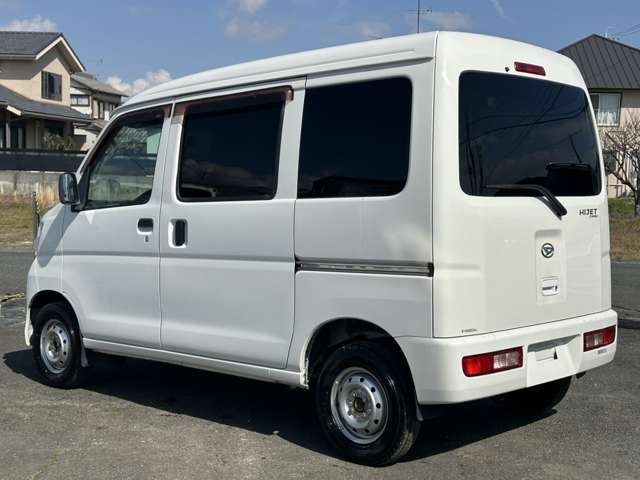 Daihatsu Hijet Cargo 6