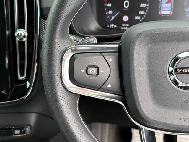 Volvo XC40 12