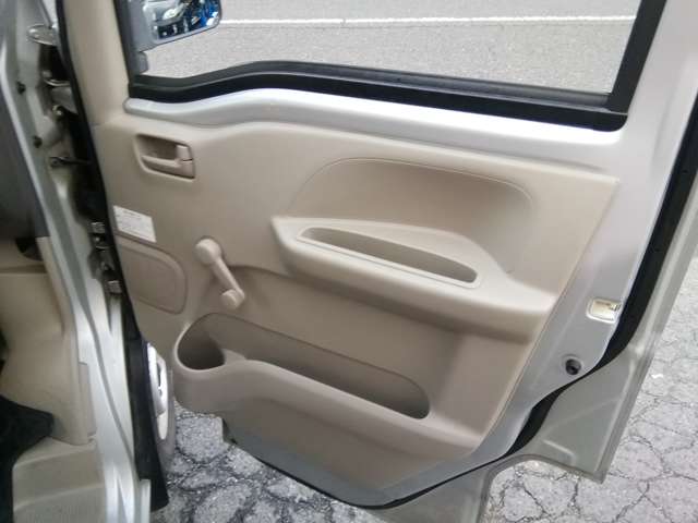 Mitsubishi Minicab Van 12
