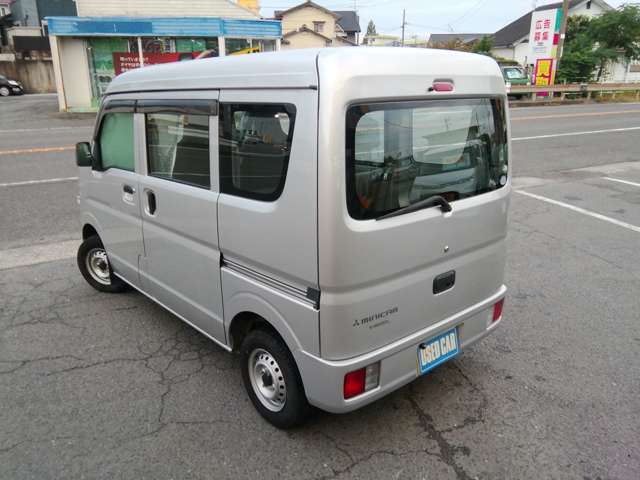 Mitsubishi Minicab Van 6
