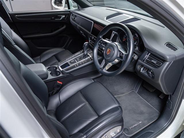 Porsche Macan 11