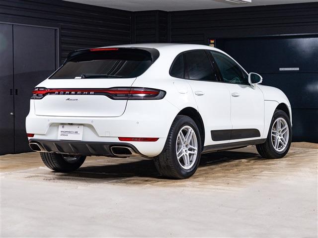 Porsche Macan 3